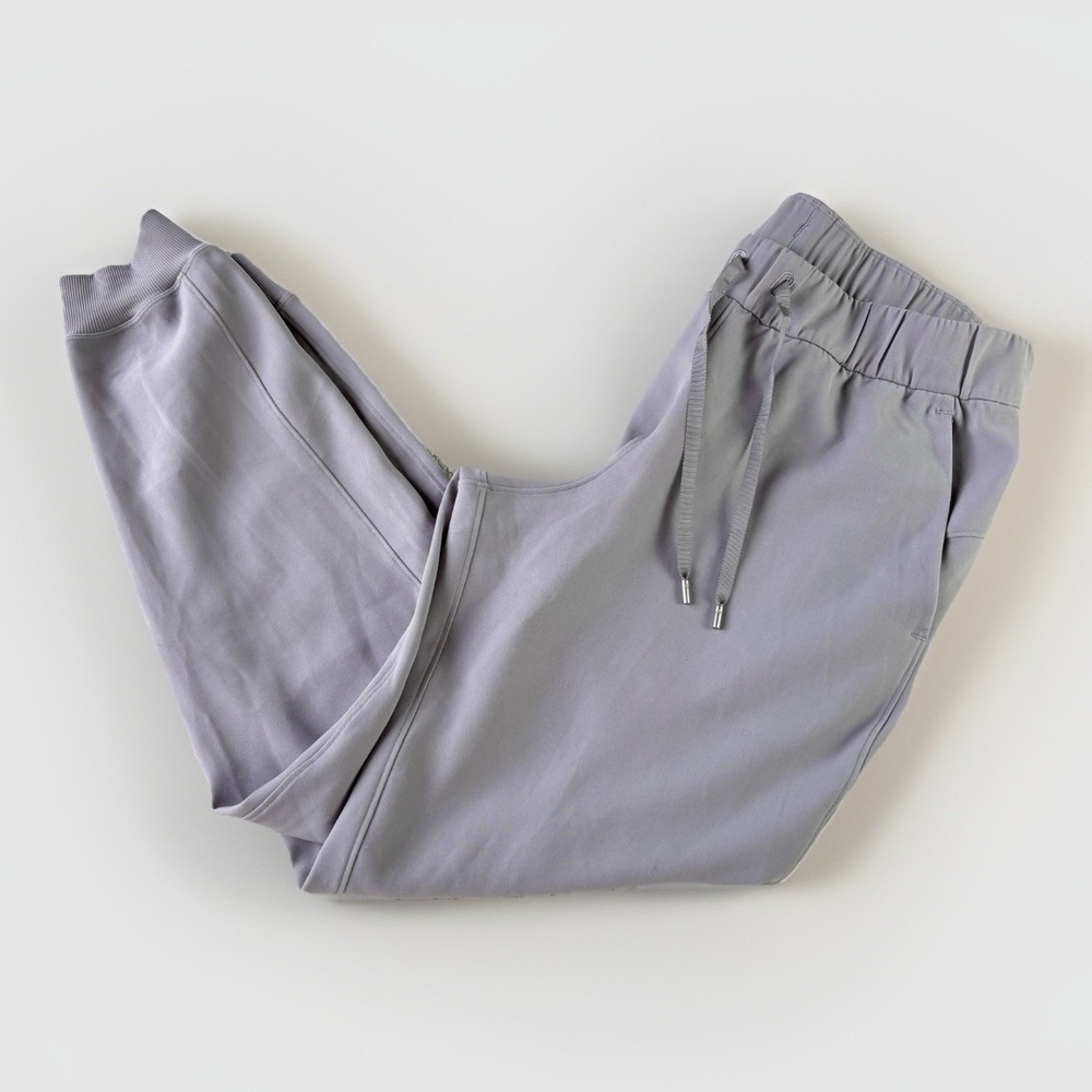 Lululemon On The Fly Jogger Size 8‎ Luxtreme High Rise Pockets Stretch lavender